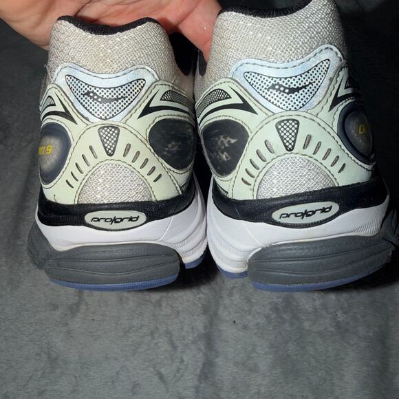 Saucony ProGrid Omni 9 Gray White Men’s Running Shoes Size 10 main image 7